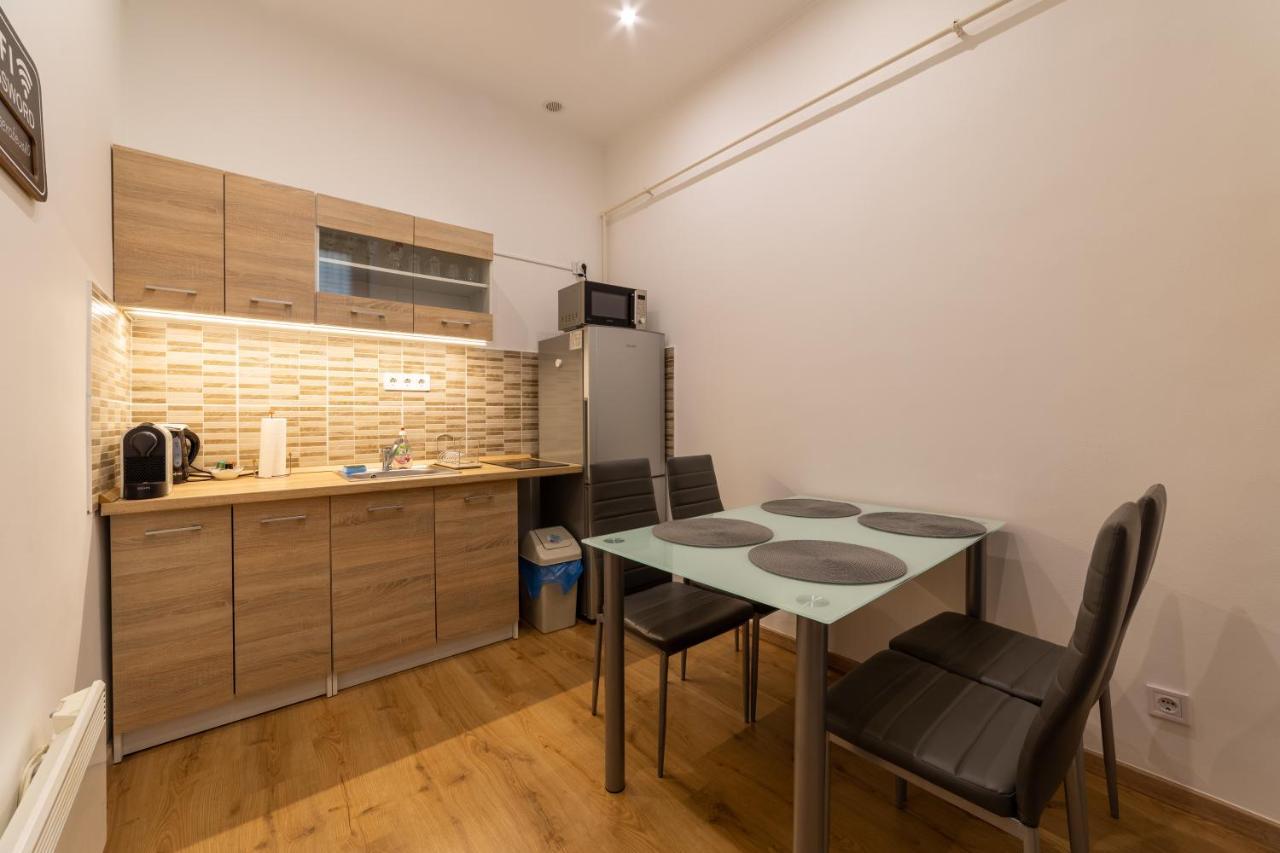 Lovely 1 Bedroom Flat With Central Location Budapeste Exterior foto